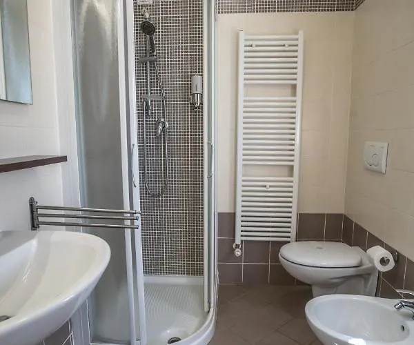 Bay Suites&residence شقة فندقية ريميني