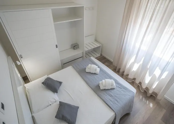 Bay Suites&residence شقة فندقية ريميني