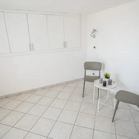 Ξενοδοχείο με διαμερίσματα Bay Suites&residence 3*